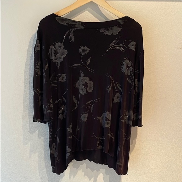 Katze Tops - Katze Relaxed Floral Blouse, Stretch Comfort, Elbow Length, Size L, Black